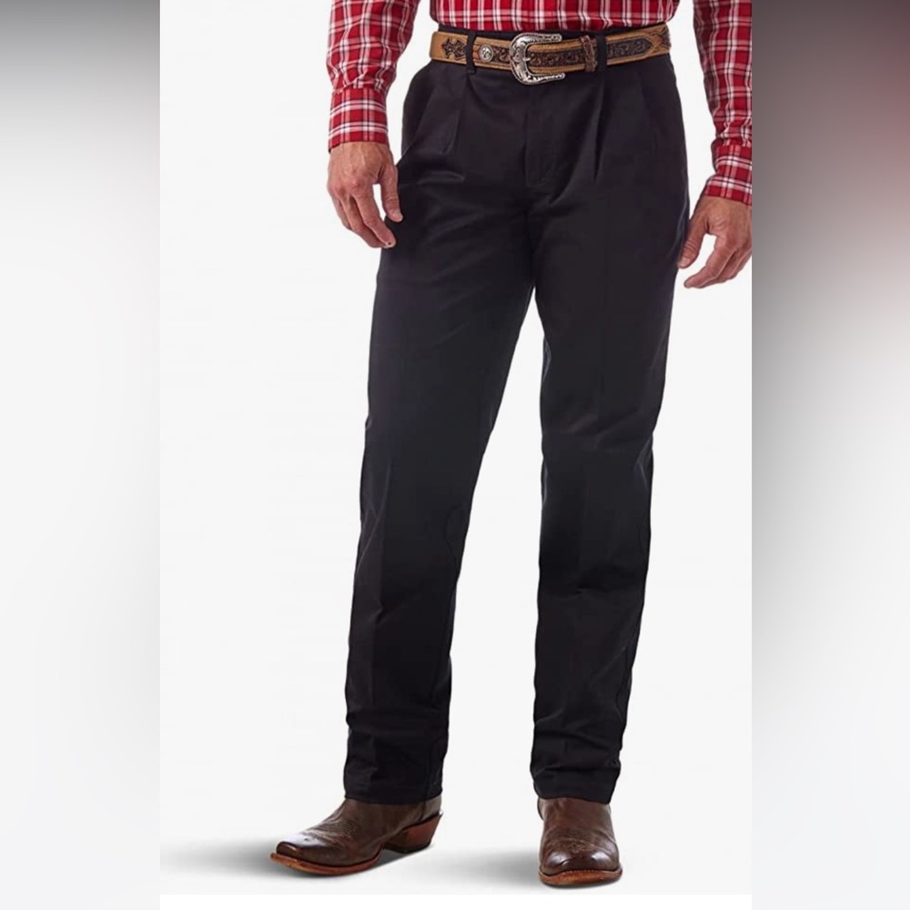 Wrangler Riata Pleated Front Pants 34x38
